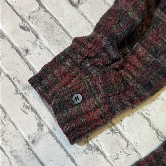 VINTAGE Woolrich mens L Large red plaid wool button up flannel shirt EUC - Picture 3 of 6